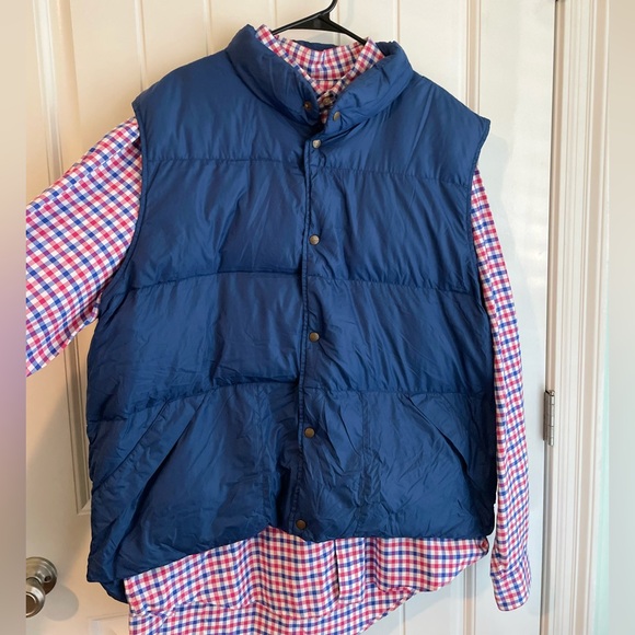 L.L. Bean Bright Navy Blue Button Up Foldable Storage Puffer Vest Sz XL in GUC - Picture 2 of 8